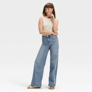 NWT Women’s High Rise Medium Wash Wide Leg Jeans - Universal Thread — Size 12